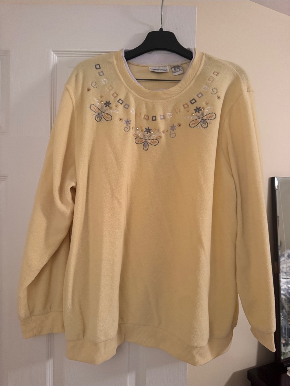 Embroidered Crewneck Sweater in Pale Yellow